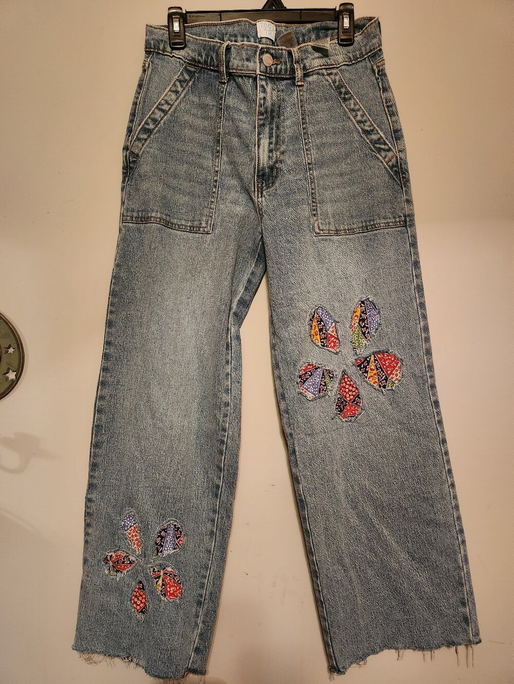 Embellished Jeans With Flowets